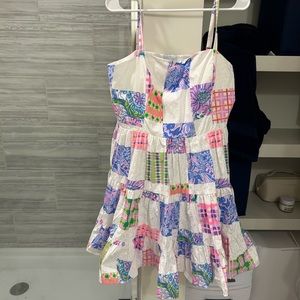 Lily Pulitzer size 16. Cute short flair dress